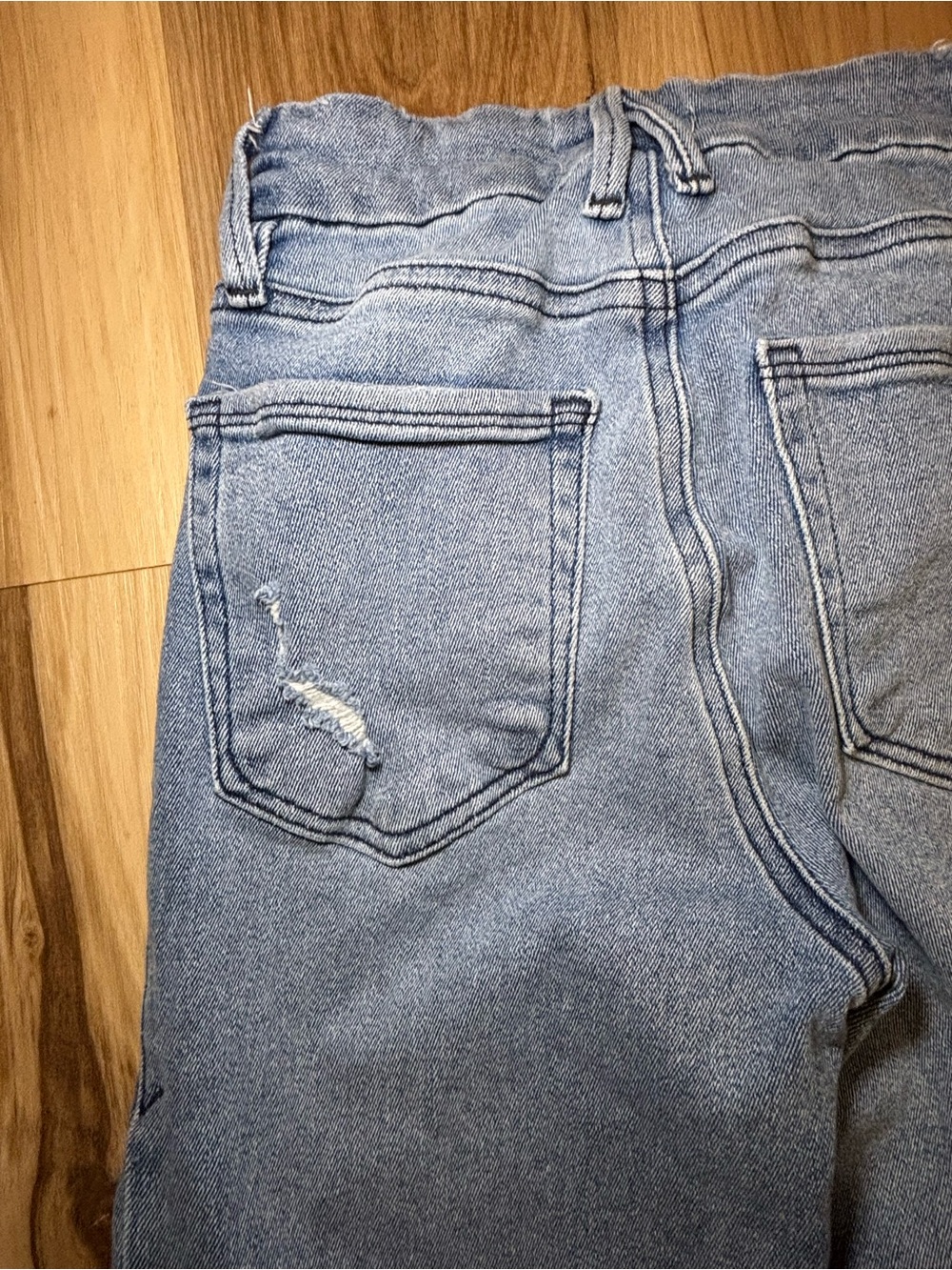 Good American Light Blue Frayed-Hem Cropped Jeans - Picture 11 of 16